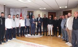 Şampiyon Gölcükspor Kupasıyla Başkan Büyükakın’a Geldi!
