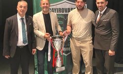 Çayırovaspor Şampiyonluk Kupasını Kaldırdı! Necmettin Erbakan Salonu'nda Tarihi Gece