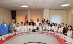 Minik Öğrencilerden Başkan Büyükgöz'e Anlamlı Ziyaret