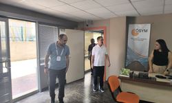 Kocaeli’de YKS Maratonu Sürüyor: Vali Aktaş Velilerin Heyecanına Ortak Oldu