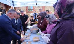 Kartepe’de Tarihi Buluşma: Vali Aktaş ve Başkan Büyükakın’dan Aşure İkramı