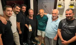 Kocaelispor’da Muazzam Vefa: 93 Yaşındaki Efsane Kaleci Sümer Yüzer’e Meşaleli Doğum Günü Sürprizi!