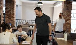 Başiskele Belediye Başkanı Yasin Özlü Kitaphane’de Öğrencilerle Buluştu