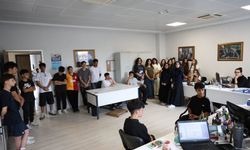Kartepeli Gençler Yaz Kampında Hem Öğreniyor Hem Eğleniyor