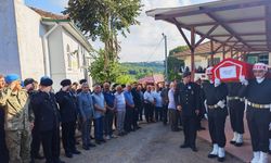 Kandıralı Kıbrıs Gazisi Kerim Ersoy Dualarla ve Askeri Törenle Son Yolculuğuna Uğurlandı