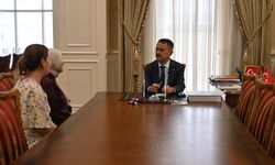 Vali Aktaş Sosyal Medyadan Ulaşan Vatandaşları Makamında Ağırladı