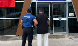 İzmit’te Aranan Dolandırıcılık Hükümlüsü Polis Operasyonuyla Yakalandı