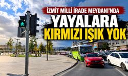 İzmit Milli İrade Meydanı'nda Yayalara Kırmızı Işık Yok