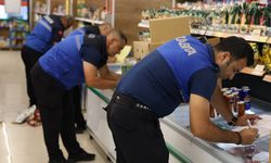 Derince'de Halk Sağlığı İçin Market Denetimlerini Aralıksız Sürdürüyor