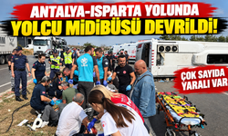 Antalya-Isparta yolunda yolcu midibüsü devrildi!