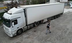 İzmit'te Gıda Tırında 95 Bin Paket Elektronik Sigara Tütünü Çıktı