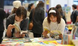İkiz Kardeşler Bebekliklerinden Beri Kocaeli Kitap Fuarı'nda