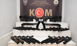 Körfez D-100'de Silah Operasyonu: 25 Tüfek Ele Geçirildi