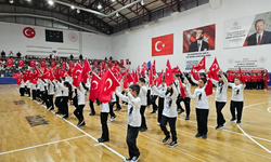 Gölcük'te 29 Ekim coşkusu! Cumhuriyet'in 103. yılı büyük katılımla kutlandı