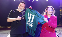 Sagopa Kajmer'den Kocaelispor'a unutulmaz jest! Konserde yeşil-siyahlı sürpriz