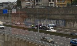 Başiskele D-130 Karayolu'nda Trafik Kazası: Metrelerce Kuyruk