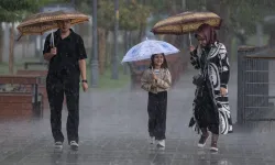 Meteoroloji ve AKOM'dan kritik uyarı: İstanbul'da fırtına, 13 ilde sağanak alarmı
