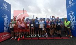 Osmangazi Cumhuriyet Koşusu'nda Heyecan Başladı: Sporcular Başlangıç Noktasında Bekliyor