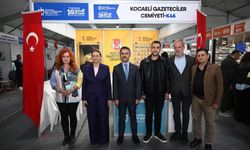 Vali İlhami Aktaş Kocaeli Kitap Fuarı’nı Ziyaret Etti