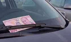 Sürücülere yeni tuzak kuruyorlar: Sileceklerde 200 lira görürseniz 112'yi arayın
