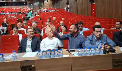 Kocaeli Büyükşehir Meclisinde Tansiyon Tavan Yaptı: Tutukluluk Açıklaması Meclisi Karıştırdı!