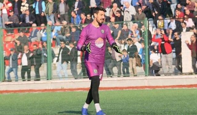 Karamürselspor, Kaleci Mehmet Öztürk ile Yollarına Devam Ediyor
