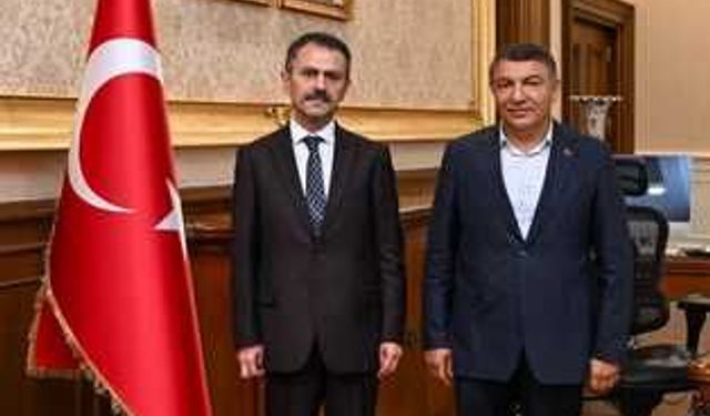 Önceki Dönem Dilovası Belediye Başkanı Hamza Şayir, Vali İlhami Aktaş'ı Ziyaret Etti