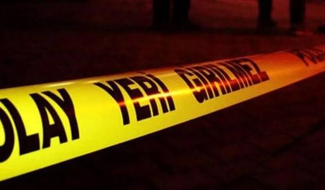 TEM’de Feci Kaza! Tır, Otomobili Ezdi; 5 Ölü ABONE OL Google News Sayfamız TEM Otoyolu Dilovası mevkiinde meydana gelen kazada, tır ile otomobil çarpıştı. Çarpışmanın etkisiyle tırın dorsesi otomobilin üzerine devrildi. Kazada otomobil adeta hurdaya döner
