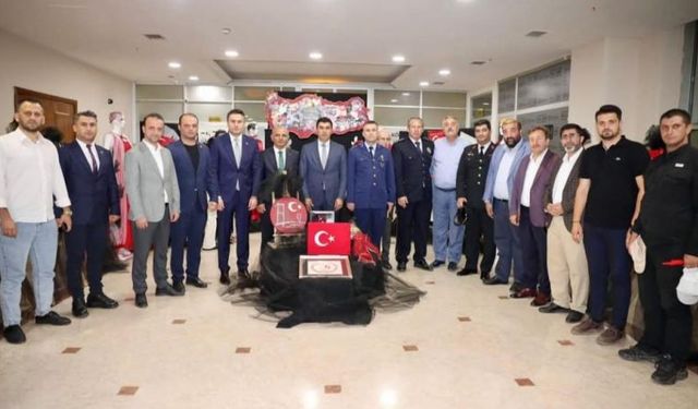 “Zaferin Adı Türkiye” Sergisi Körfez’de Yoğun İlgiyle Açıldı
