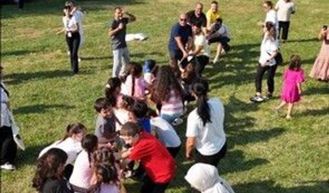 Halat çekme yarışının galibi Kandıralı çocuklar oldu