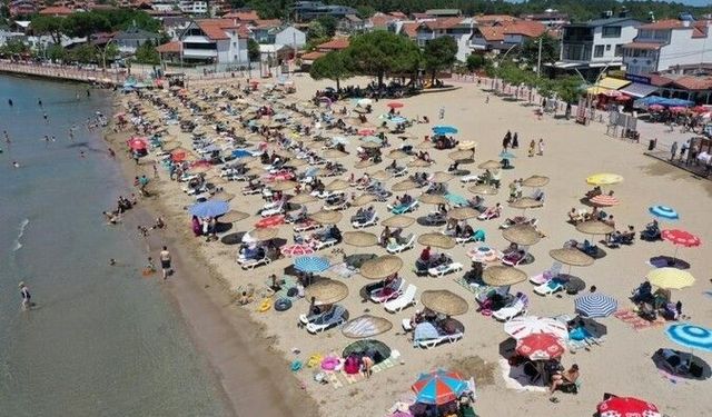 Kandıra'da 3 plajda denize girme yasağı kaldırıldı