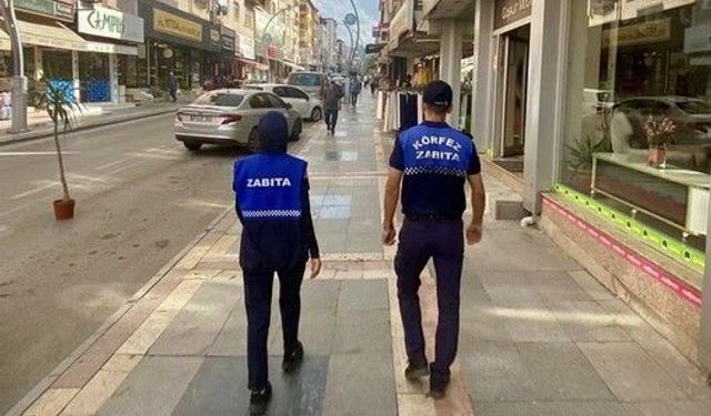 Körfez’de Kaldırım İşgallerine Zabıta Müdahalesi
