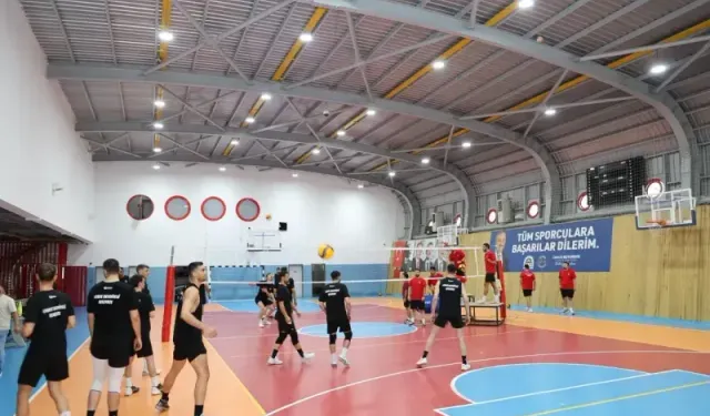 Başkan Büyükgöz, Gebze Belediyesi Voleybol Takımıyla Bir Araya Geldi