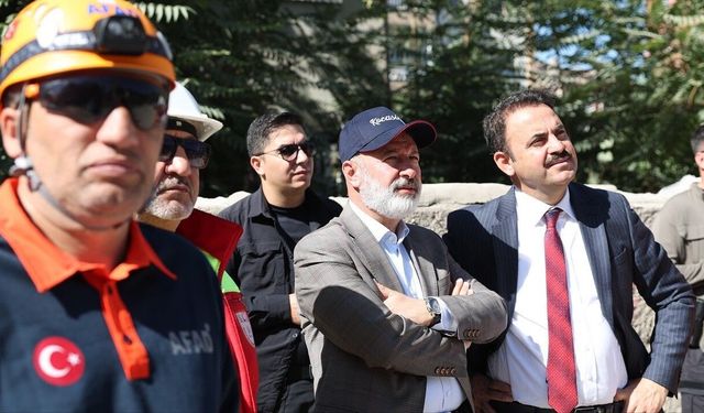 Başkan Çolakbayrakdar: "Deprem gerçeğini unutmayalım, her daim hazırlıklı olmalıyız"