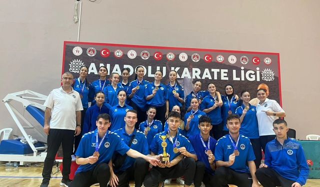 Kağıtspor'un karatecilerinden 30 madalya geldi