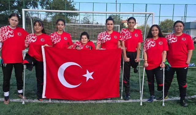 Yalova’da anlamlı buluşma: 9 ülkeden engelli kadın futbolcular sahada