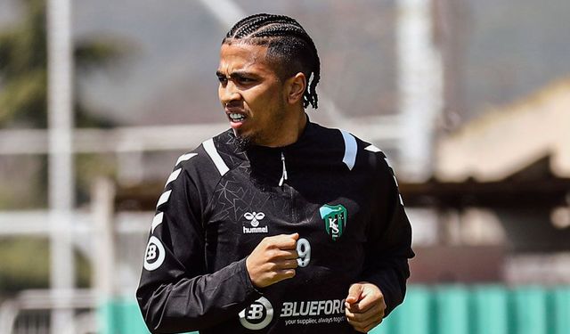 Kocaelisporlu Rivas’tan milli formayla gol sevinci