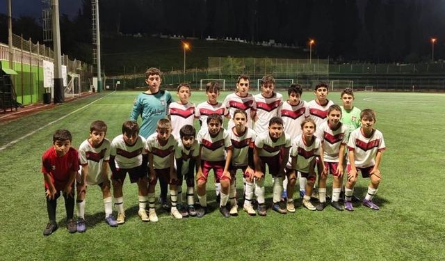 Ulaşlıspor’un minikleri farka koştu: Gölcük İdman Yurdu’nu 6-1 yendiler