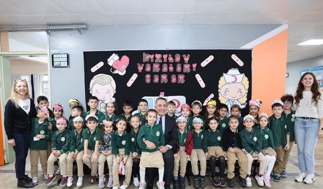 Minik Elif Mina Sözünü Tuttu, Başkan Dursun Sınıfı Ziyaret Etti