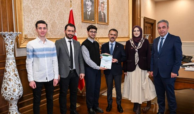 Kocaeli Üniversitesi Öğrenci Kulübü Üst Kurulu’ndan Vali Aktaş’a Ziyaret