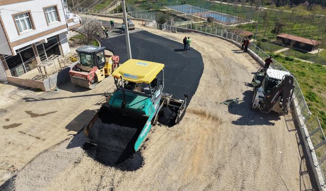 Gebze’de Üstyapı Çalışmaları Hız Kesmeden Sürüyor: Tatlıkuyu Mahallesi’ne Yeni Asfalt