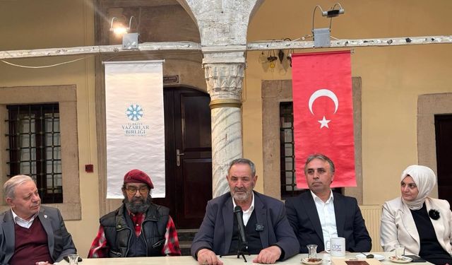 Prof. Dr. Şahin Uçar’dan kufi yazı ve kültür eleştirisi