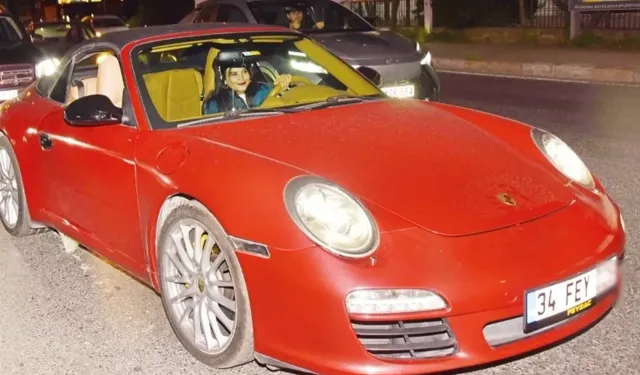 Etiler Sokaklarında "Kızılcık" Şovu: Feyza Civelek 9 Milyonluk Porsche’siyle Tozu Dumana Kattı