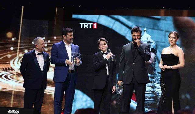 Genç Yıldız Mustafa Konak’a Büyük Gurur: "En Quality Çocuk Oyuncu" Ödülü Onun Oldu!