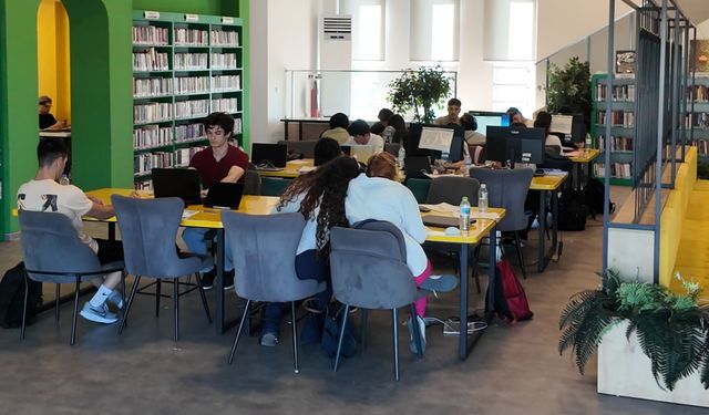 Çayırovalı Gençlerin YKS Üssü "Kitap Kahveler" Oldu! Sınav Öncesi 7/24 Dev Hizmet