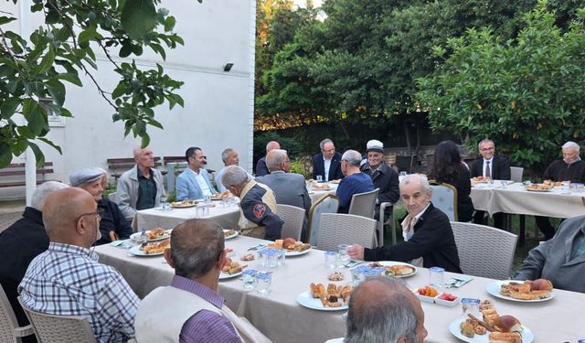 Vali İlhami Aktaş’tan Tavşancıl Huzurevi'ne Anlamlı Babalar Günü Ziyareti