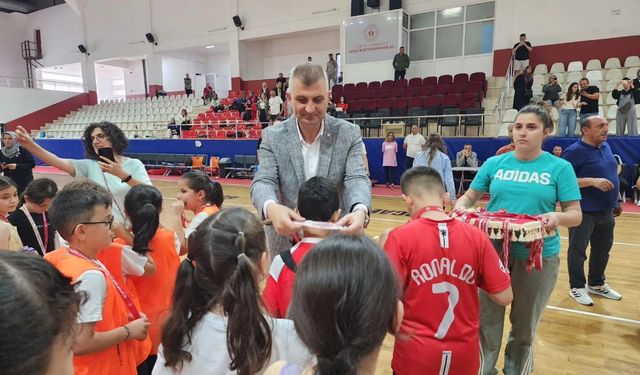 Gölcük’te Unutulmaya Yüz Tutan Miras Canlandı: Geleneksel Çocuk Oyunları Turnuvası’nda Ödüller Sahiplerini Buldu!