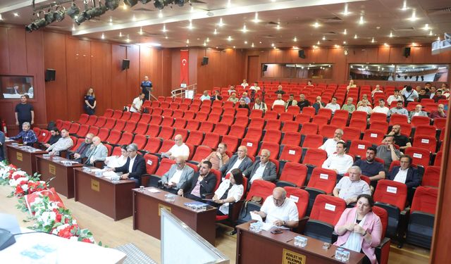 Çayırova’da Haziran Mesaisi Tamamlandı: Evsel Katı Atık Ücret Tarifesi Meclisten Geçti!