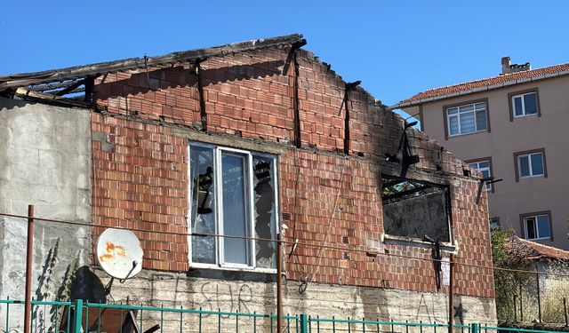 İzmit Gültepe'de Korkutan Ev Yangını: Mahalleli Kundaklama İddiasıyla Sarsıldı