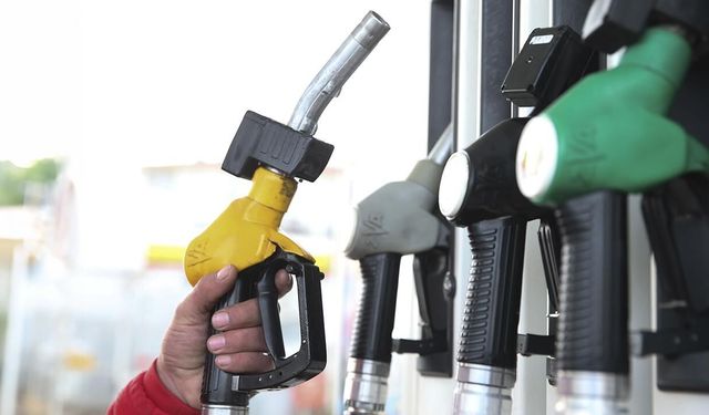 Motorine İndirim Geldi Mi, Bu Gece Pompaya Kaç TL Yansıyacak? İşte Akaryakıtta ÖTV Detayı